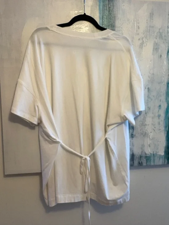 lululemon athletica White V-Neck Short Sleeve Tee - Relaxed Fit - Picture 6 of 7